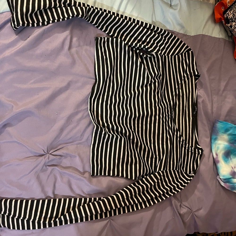 Cropped shirt